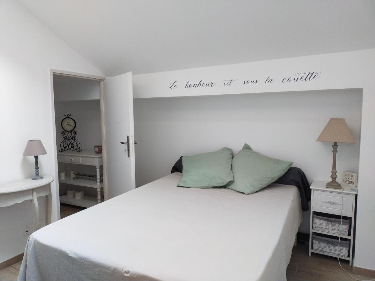 Apartamento T2 De Standing Pres Du Port, Avec Terrasse Et Clim La Ciotat Exterior foto